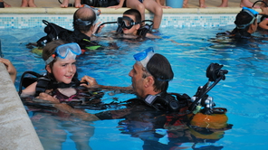 Cours de plongée en piscine